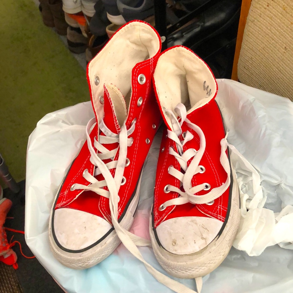 Converse-style shoes 9.5 M